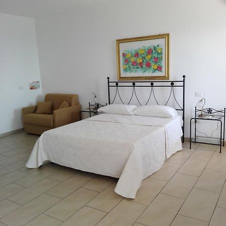Bed and Breakfast La Nave Sul Mare Di Taormina à Letojanni Extérieur photo